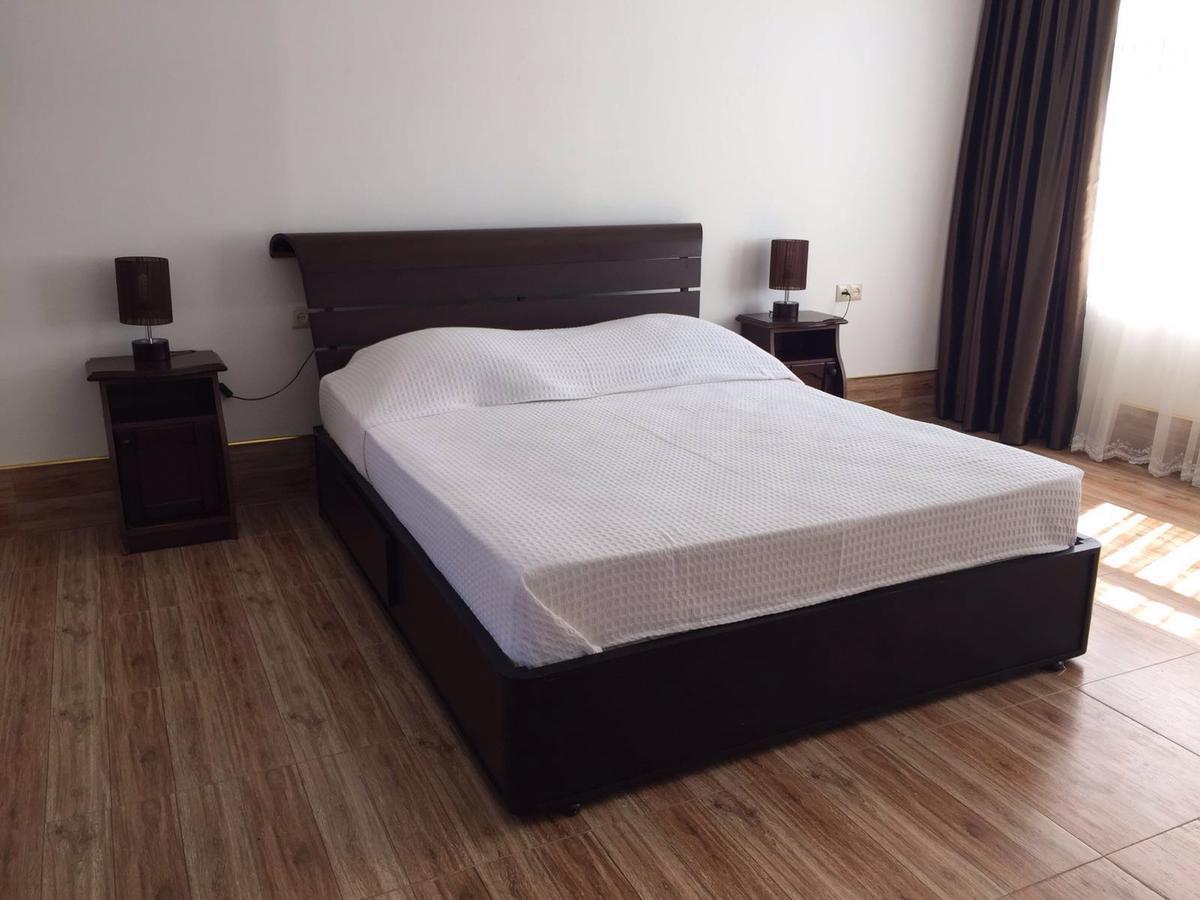 Hotel Simpatia Кобулети Екстериор снимка