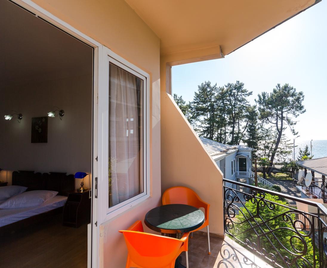 Hotel Simpatia Кобулети Екстериор снимка