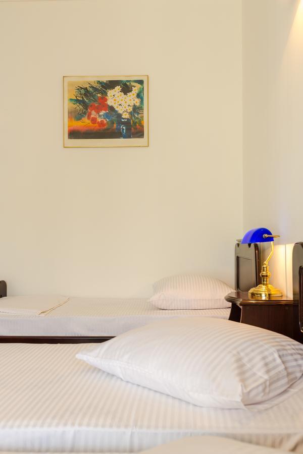 Hotel Simpatia Кобулети Екстериор снимка