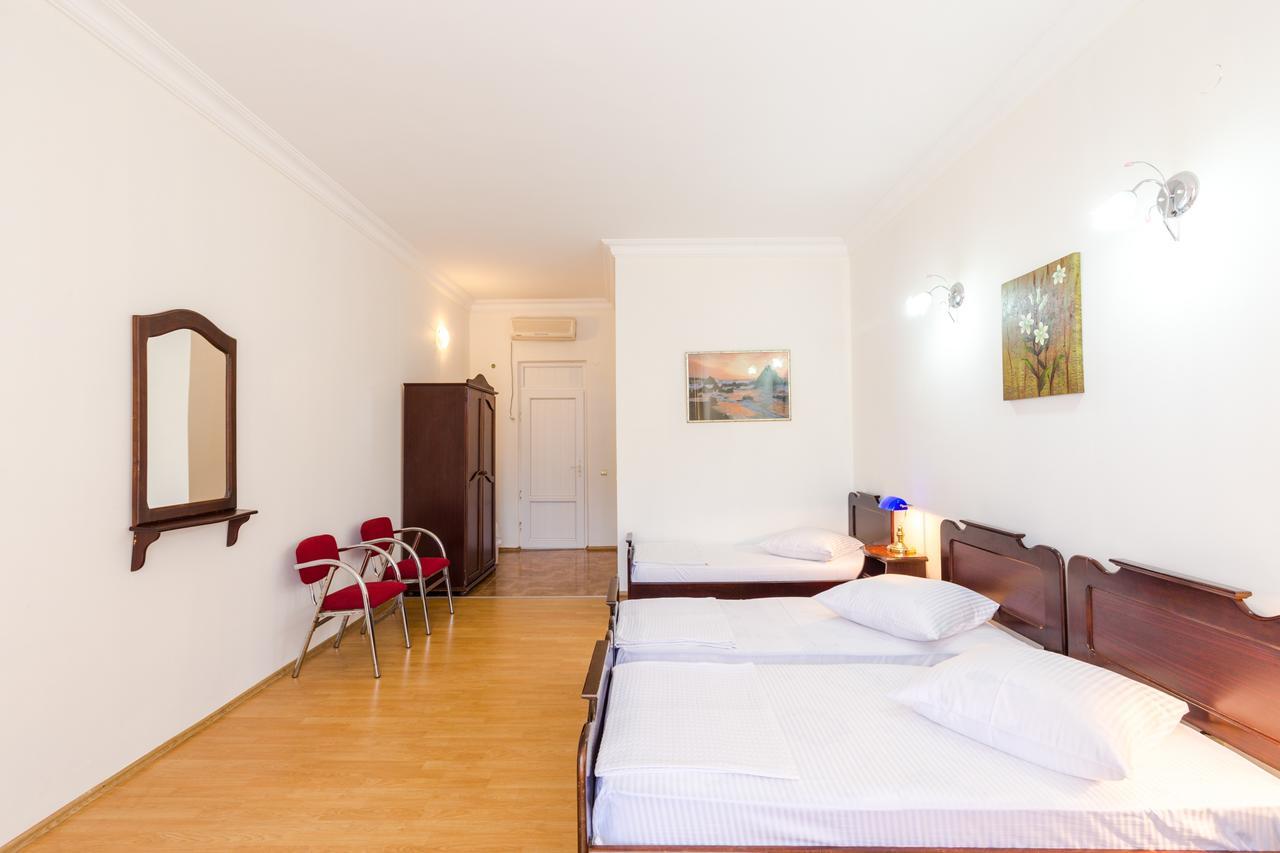 Hotel Simpatia Кобулети Екстериор снимка