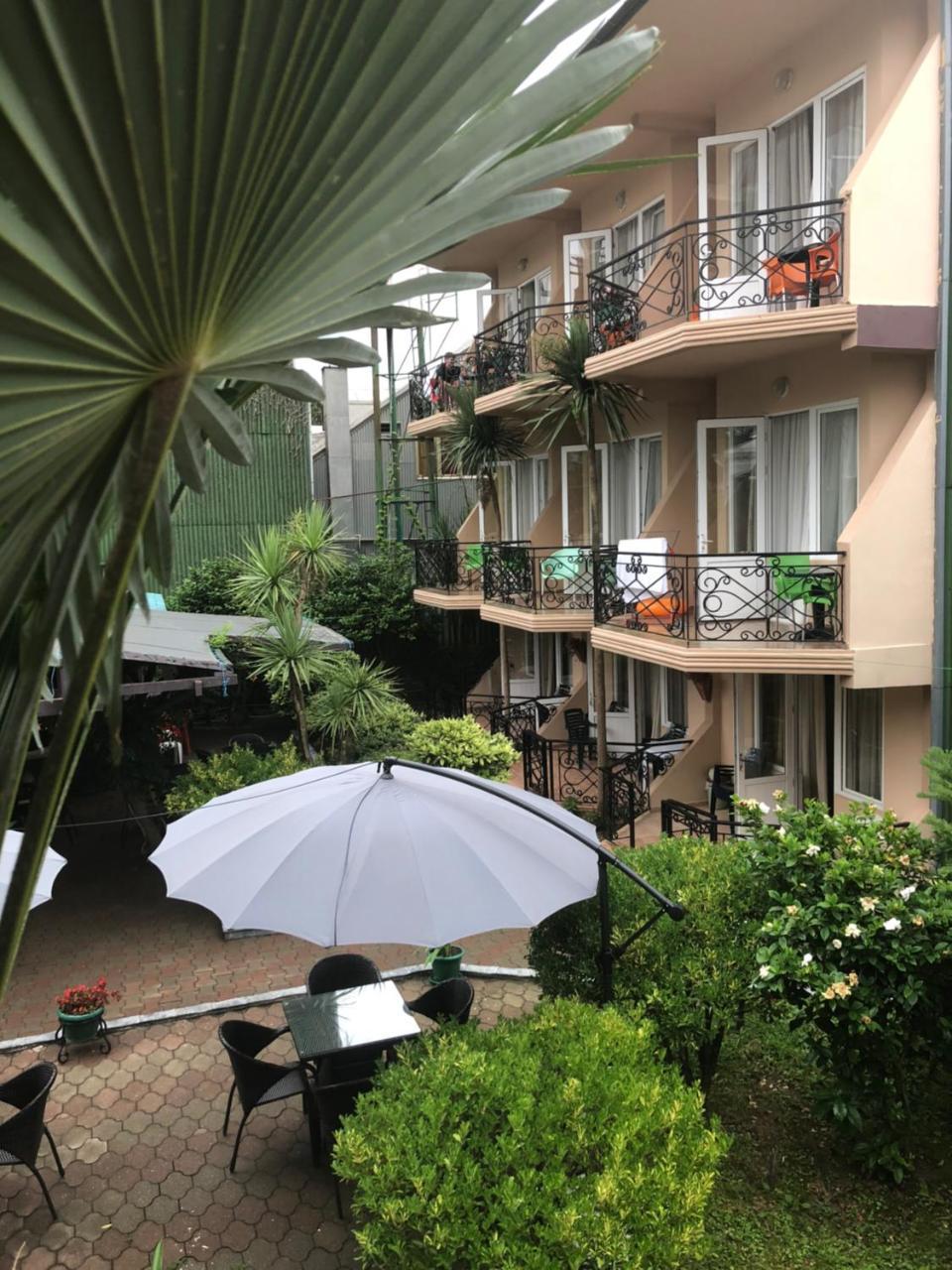 Hotel Simpatia Кобулети Екстериор снимка